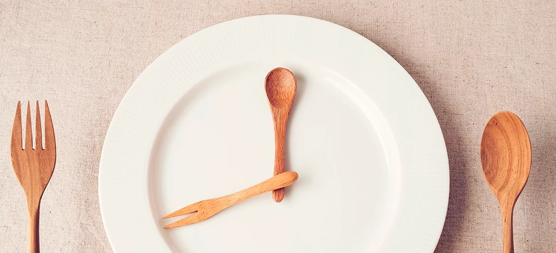 Le jeûne intermittent : on s’y met ou pas ?